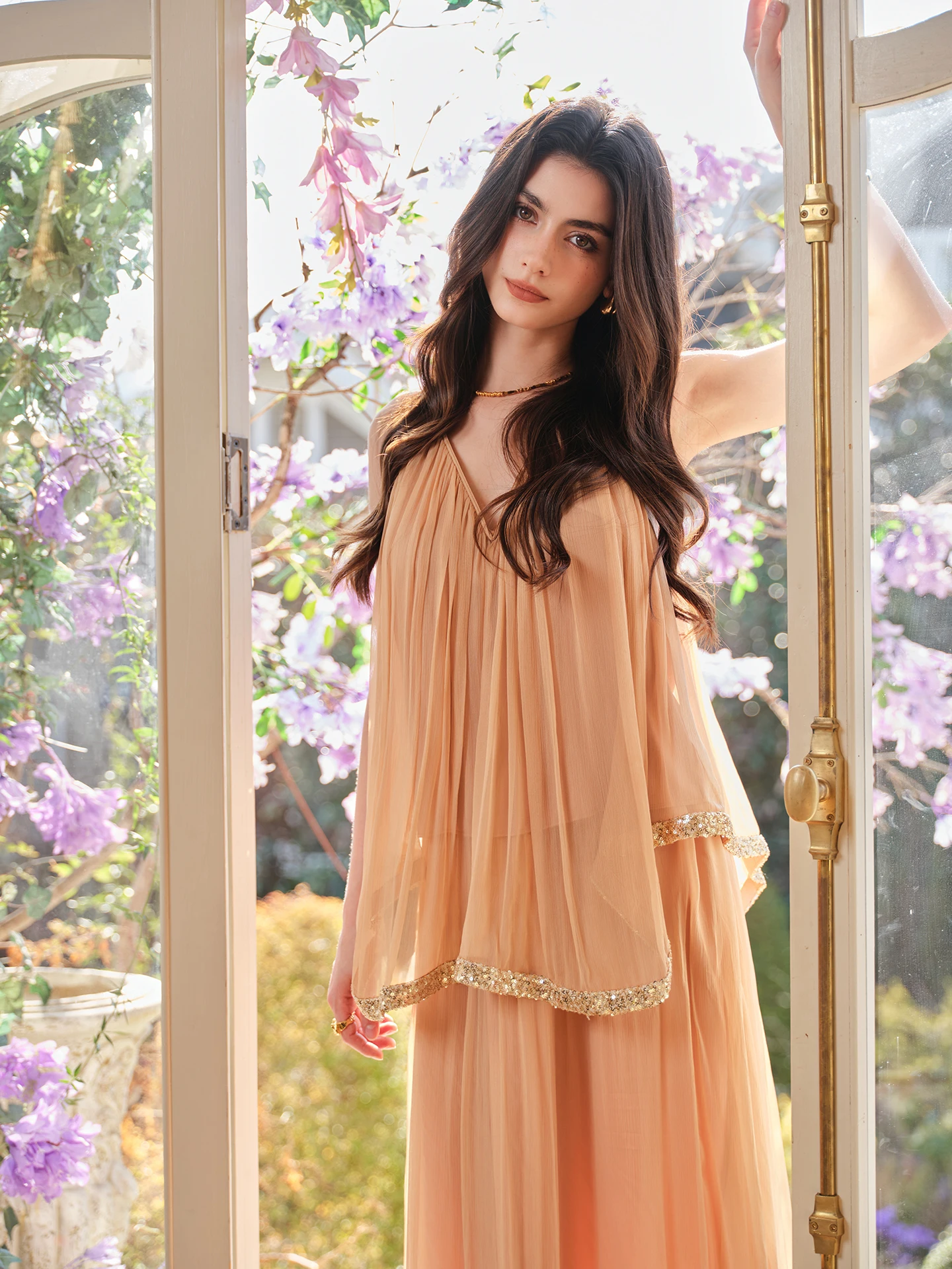REVE Rose Embroidered Wire V-neck Splice Cardigan Strap Half Skirt Set Women's Fashion Set Midi Length Sleeveless Loose Fit
REVE Rose Embroidered Wire V-neck Splice Cardigan Strap Half Skirt Set Women's Fashion Set Midi Length Sleeveless Loose Fit