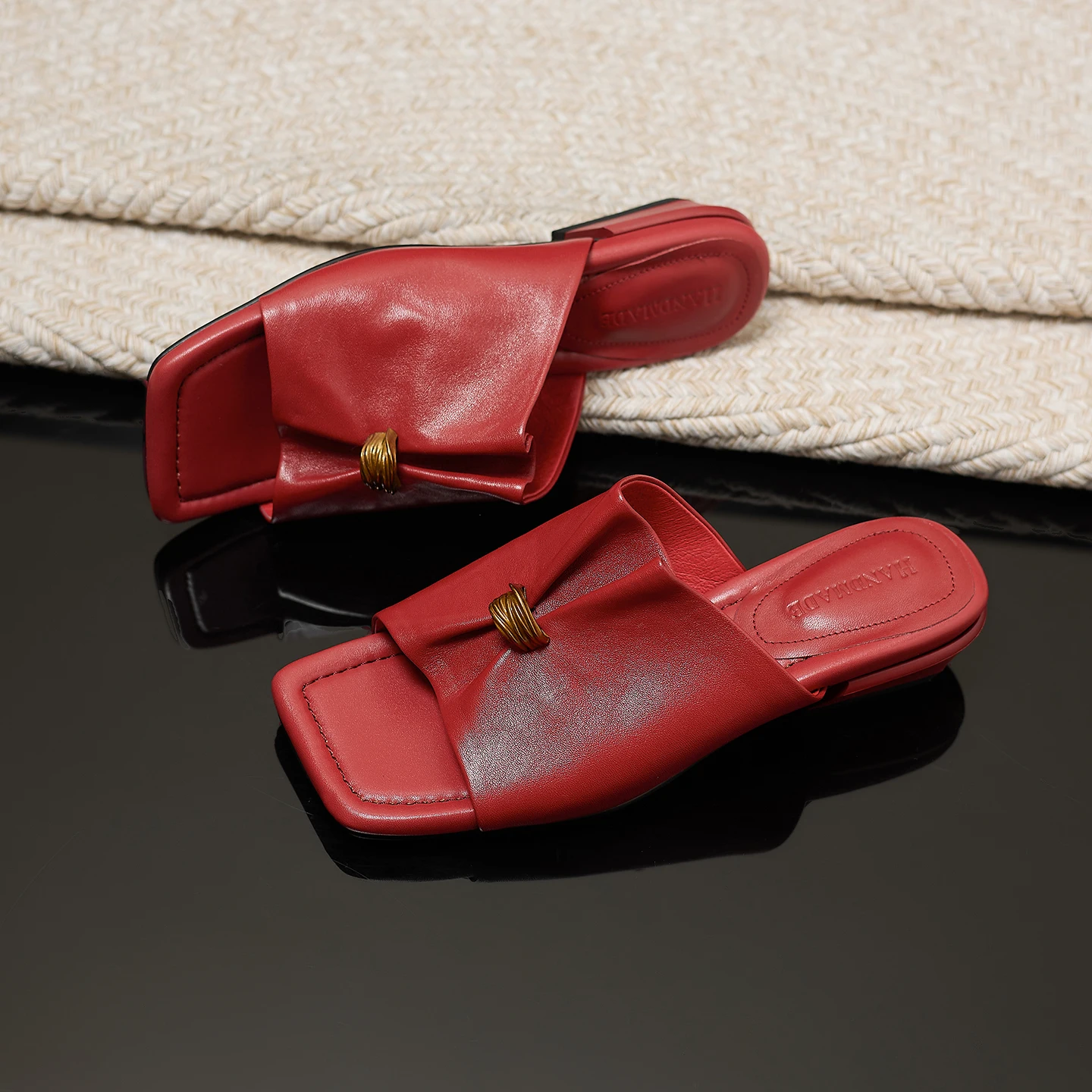 Fashion Women Summer Sexy Slippera Square Toe Chunky Heels Genuine Leather Opened Toe Sandals Office Party Dress Women Shoes
Fashion Women Summer Sexy Slippera Square Toe Chunky Heels Genuine Leather Opened Toe Sandals Office Party Dress Women Shoes