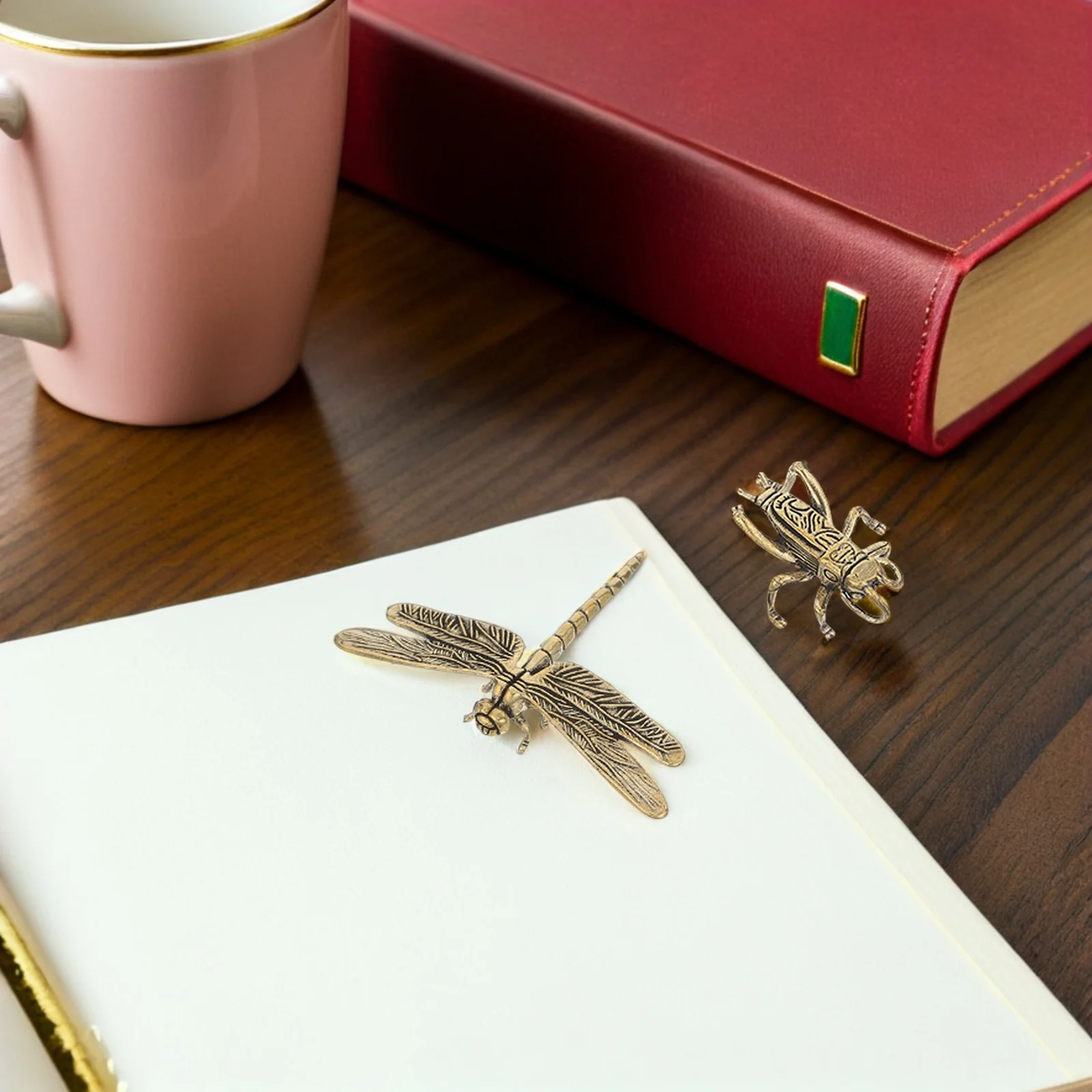 5Pcs Brass Metal Insect Decor Vintage Dragonfly Cicada Cricket Mantis Bee Rustic Office Table Decor Brass Locust 
5Pcs Brass Metal Insect Decor Vintage Dragonfly Cicada Cricket Mantis Bee Rustic Office Table Decor Brass Locust