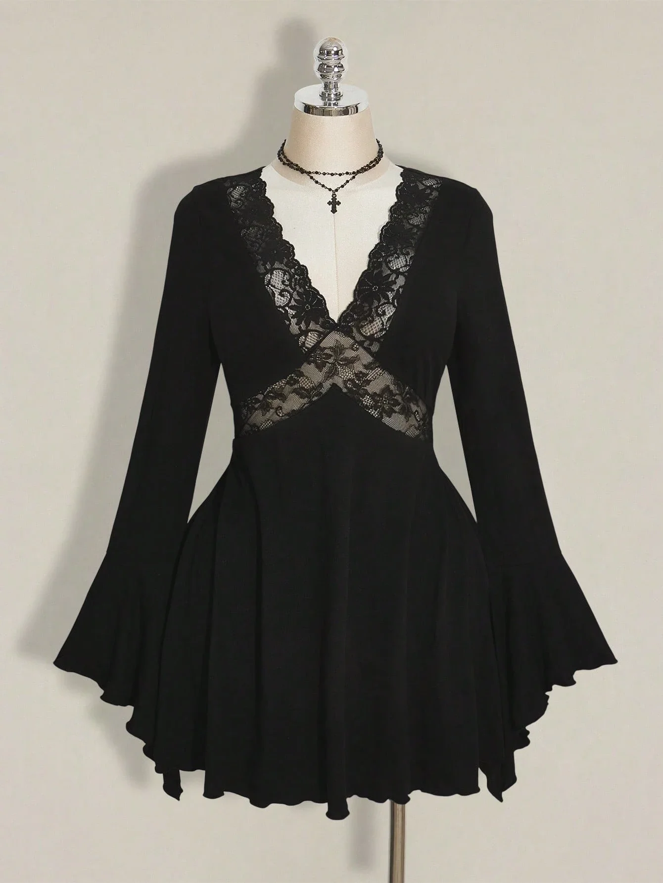 Black Lace Trim V-Neck Flared Sleeve A-Line Mini Dress For Women
Black Lace Trim V-Neck Flared Sleeve A-Line Mini Dress For Women