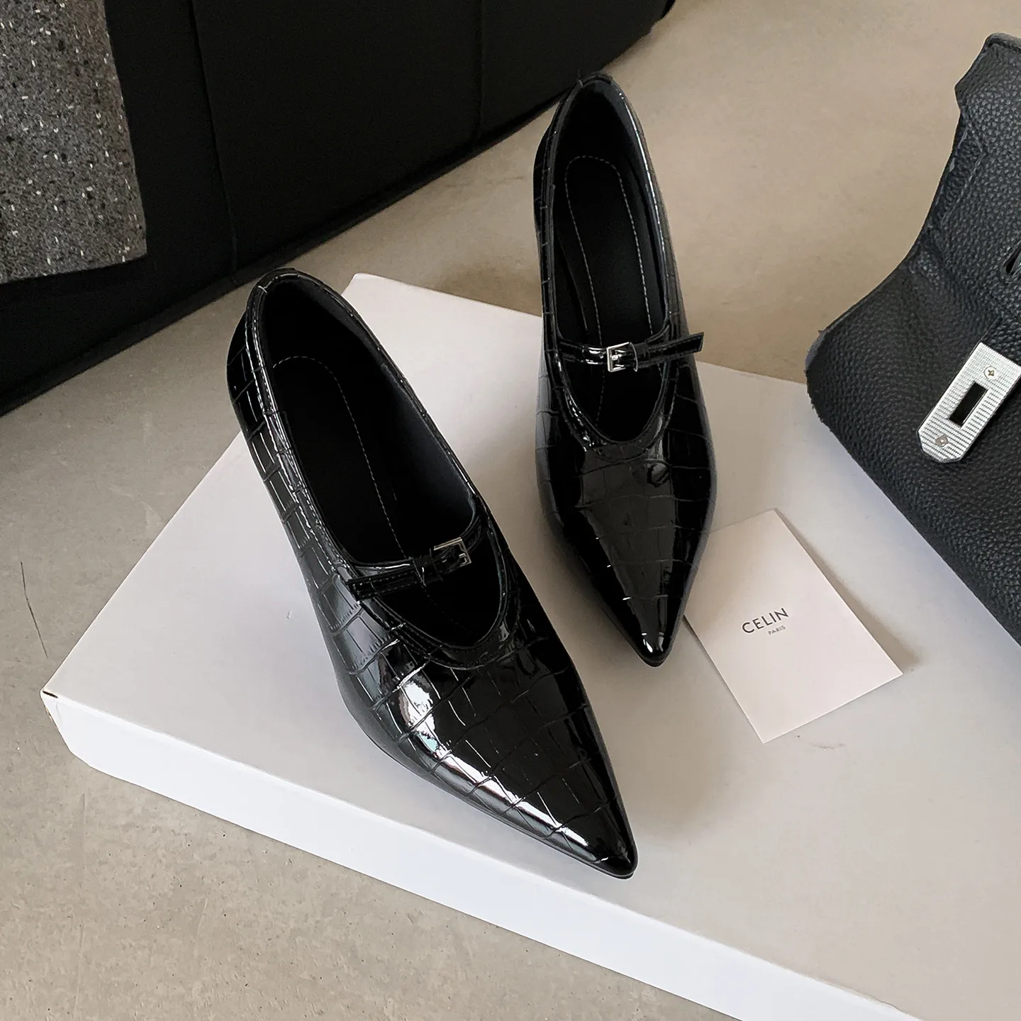 Модные туфли-лодочки MKKHOU: Новые, высококачественные, из натуральной кожи, с острым носком, с пряжкой, на танкетке, на высоком каблуке, женские туфли на каблуке
Модные туфли-лодочки MKKHOU: Новые, высококачественные, из натуральной кожи, с острым носком, с пряжкой, на танкетке, на высоком каблуке, женские туфли на каблуке