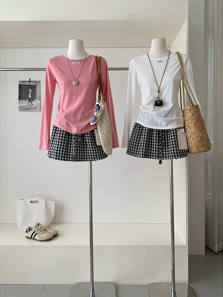 Luckymann Soft round Neck Long Sleeve Women's T-Shirt And Plaid Shorts Anti-Light Two-Piece Set Spring Summer Polyester Fiber
Luckymann Soft round Neck Long Sleeve Women's T-Shirt And Plaid Shorts Anti-Light Two-Piece Set Spring Summer Polyester Fiber