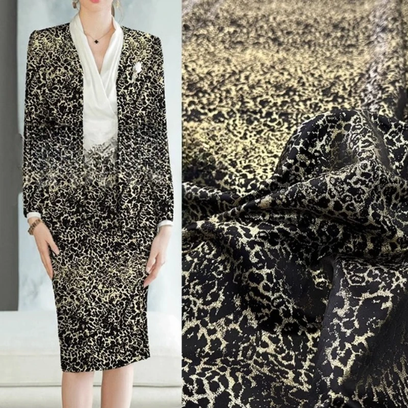 Metallic Jacquard Brocade 3D Leopard Fabric Luxury European Style All-Season Dresses Coats High Fashion Tailoring Material
Metallic Jacquard Brocade 3D Leopard Fabric Luxury European Style All-Season Dresses Coats High Fashion Tailoring Material