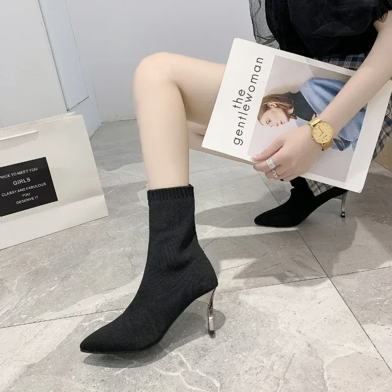 2024 Winter Elegant Solid Color Large Size Designer Women's Boots Outdoor Mountaineering Stiletto Non-slip Women's Fashion Boots
2024 Winter Elegant Solid Color Large Size Designer Women's Boots Outdoor Mountaineering Stiletto Non-slip Women's Fashion Boots