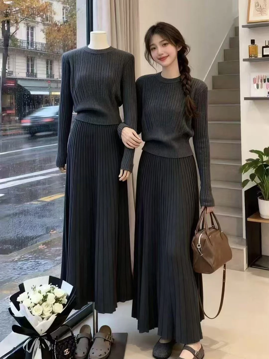 Осенне-зимний вязаный свитер и юбка, женский комплект с высокой талией, длинный комплект, уникальный красивый модный комплект из двух предметов
Осенне-зимний вязаный свитер и юбка, женский комплект с высокой талией, длинный комплект, уникальный красивый модный комплект из двух предметов