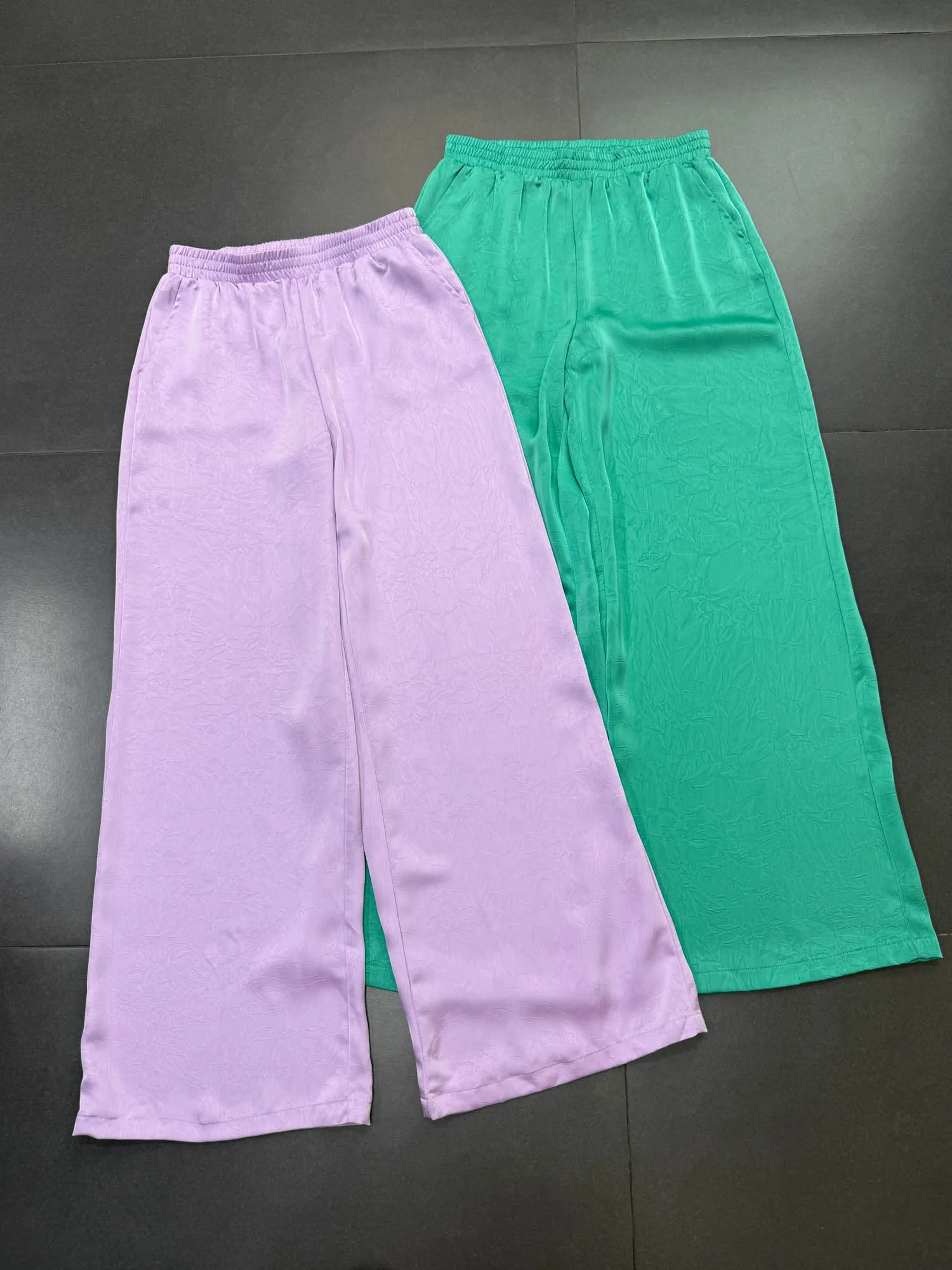 Ydnce Smooth Satin Drape Wide Leg Pants Elastic Waist Dark Pattern Slimming Summer Smooth Casual Long Trousers Women's Fashion
Ydnce Smooth Satin Drape Wide Leg Pants Elastic Waist Dark Pattern Slimming Summer Smooth Casual Long Trousers Women's Fashion