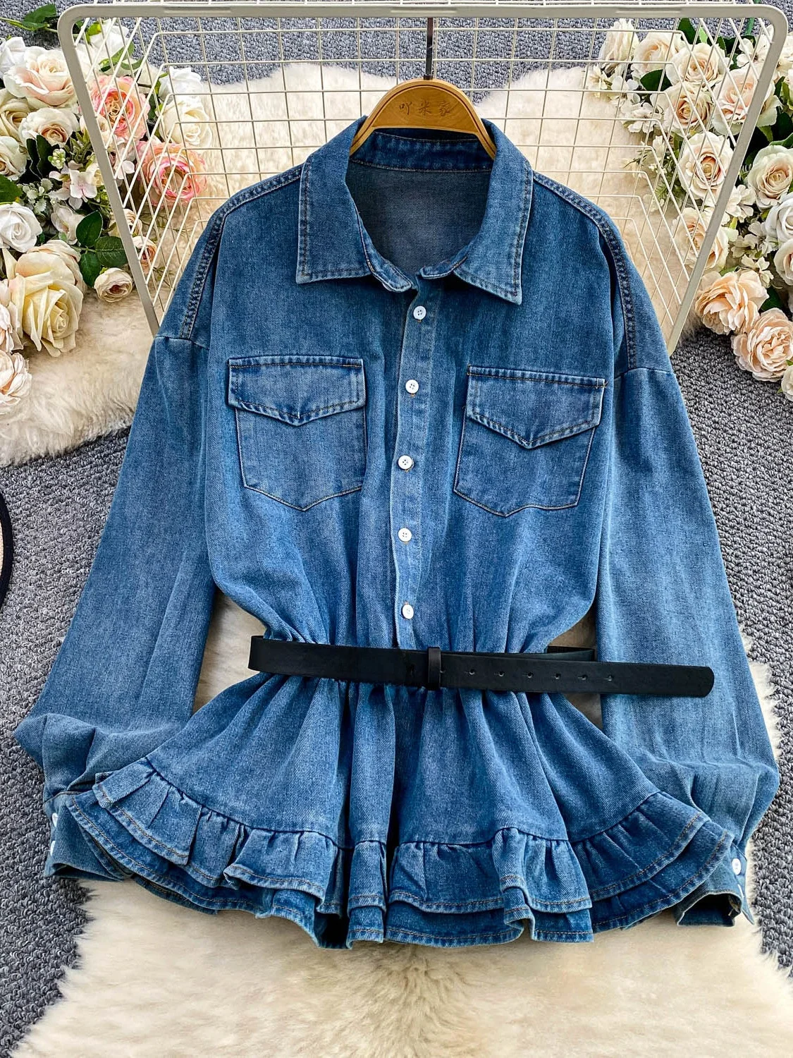 Синяя винтажная джинсовая рубашка на пуговицах с длинным рукавом, женская, с эластичной талией, приталенная, с оборками по низу, для осени, повседневная, свободного кроя
Синяя винтажная джинсовая рубашка на пуговицах с длинным рукавом, женская, с эластичной талией, приталенная, с оборками по низу, для осени, повседневная, свободного кроя