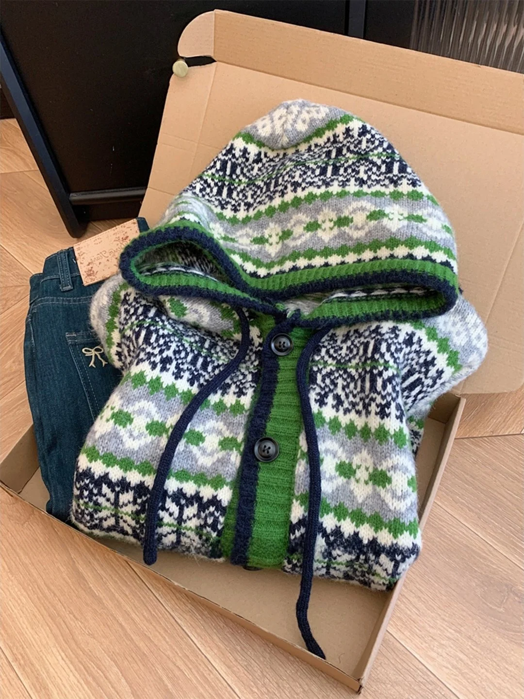 Autumn Winter New Style Fair Isle Hooded Long Sleeve Knitted Cardigan Women's Lazy Fashion Outerwear Hooded Jacket Top
Autumn Winter New Style Fair Isle Hooded Long Sleeve Knitted Cardigan Women's Lazy Fashion Outerwear Hooded Jacket Top