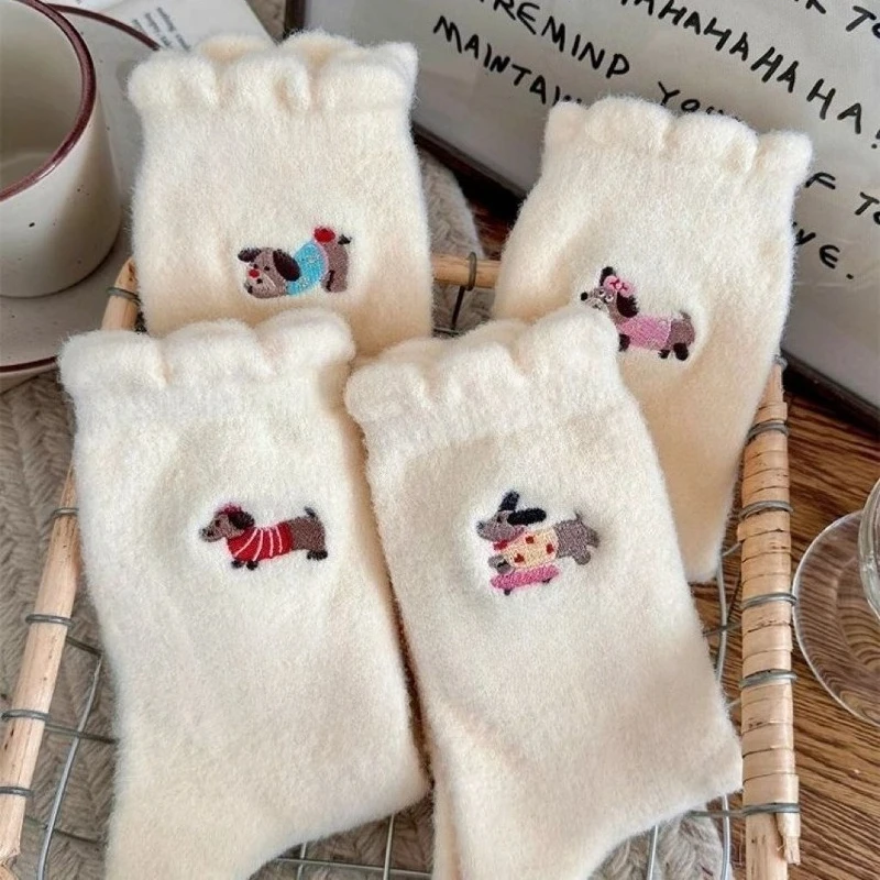 1/4 pair autumn winter new thick cute casual socks for women warm cartoon sweet simple mid tube socks
1/4 pair autumn winter new thick cute casual socks for women warm cartoon sweet simple mid tube socks