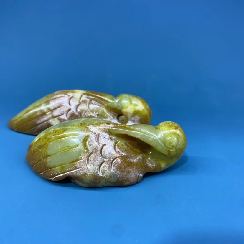 Chinese Carved Old Jade Xiuyu Hongshan Culture Double Bird Ornament Hand piece Antique FOLK ART Collection handicraft
Chinese Carved Old Jade Xiuyu Hongshan Culture Double Bird Ornament Hand piece Antique FOLK ART Collection handicraft