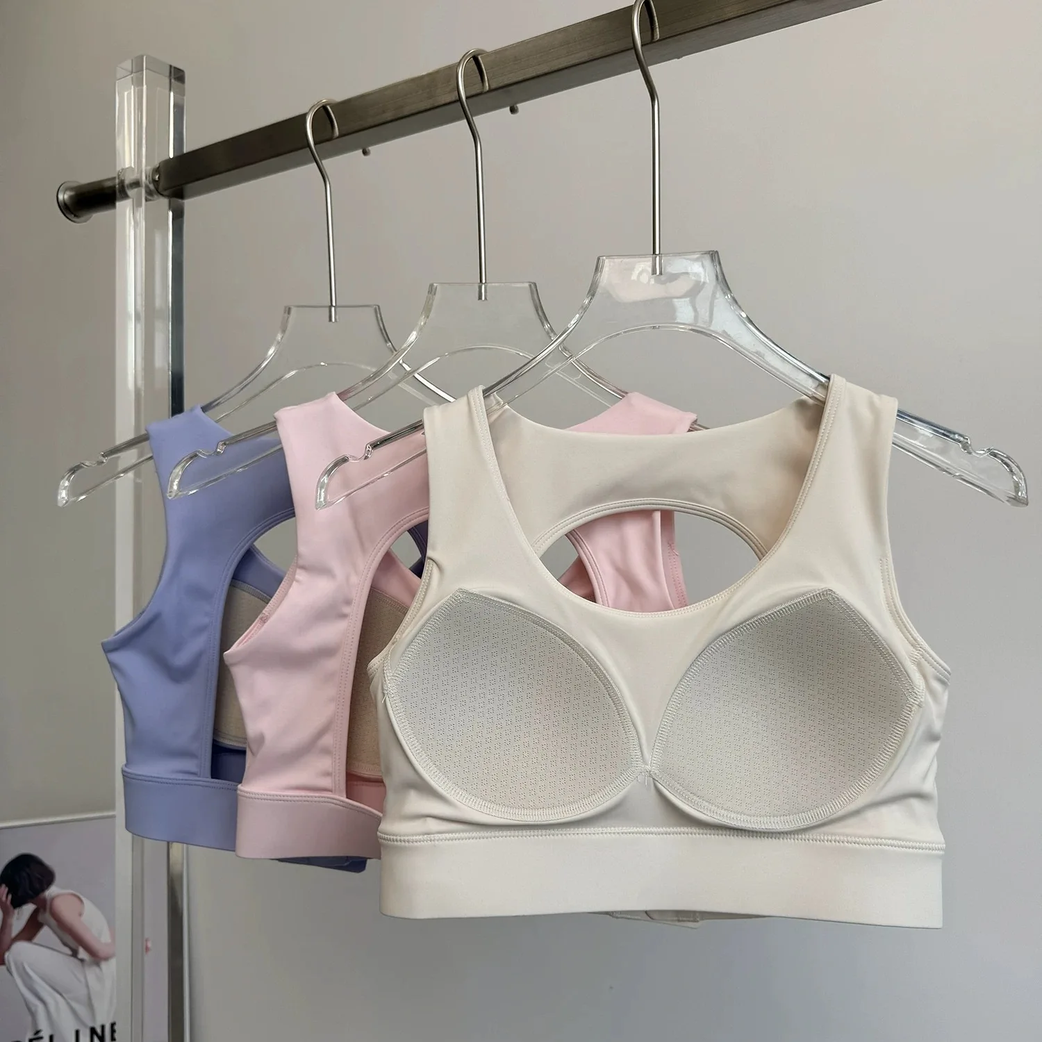 Женский сексуальный спортивный жилет с вырезами, амортизирующая подушка на груди, дышащий топ для бега, пилатес, йога, фитнес-бюстгальтер
Женский сексуальный спортивный жилет с вырезами, амортизирующая подушка на груди, дышащий топ для бега, пилатес, йога, фитнес-бюстгальтер