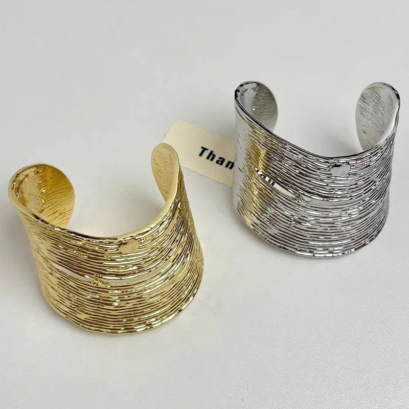 fashion metal bangle for women jewelry gold silver color large wide adjustable bracelet
fashion metal bangle for women jewelry gold silver color large wide adjustable bracelet