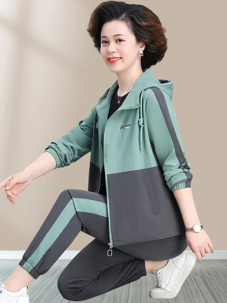 Спортивный костюм для женщин среднего возраста: быстросохнущий комплект для бега, весенне-осенний, модный, омолаживающий, маленькие и большие размеры, куртка
Спортивный костюм для женщин среднего возраста: быстросохнущий комплект для бега, весенне-осенний, модный, омолаживающий, маленькие и большие размеры, куртка