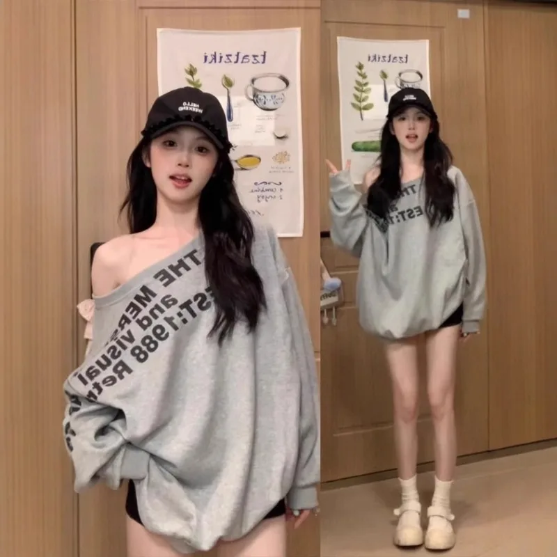 American Fashion Slanted Shoulder Letter Design Long Sleeved Hoodie Women's Loose Casual Lazy Style Top Male Clothing
American Fashion Slanted Shoulder Letter Design Long Sleeved Hoodie Women's Loose Casual Lazy Style Top Male Clothing