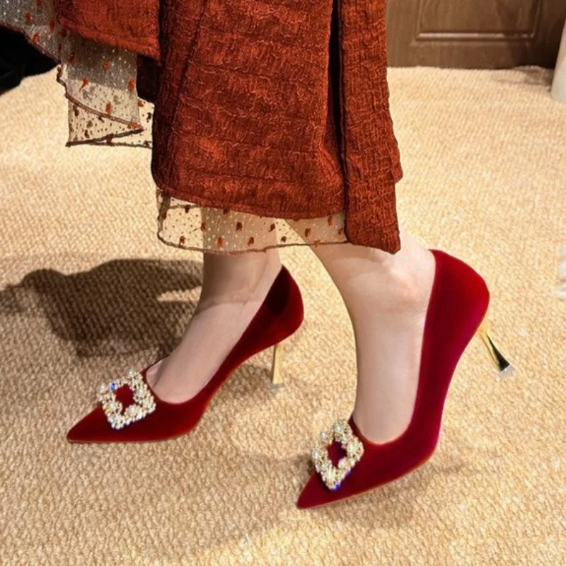 Retro Style Pearl Square Buckle High Heels Bridal Shoes Pointed Toe Stiletto Heel Toast Red Single Shoes
Retro Style Pearl Square Buckle High Heels Bridal Shoes Pointed Toe Stiletto Heel Toast Red Single Shoes