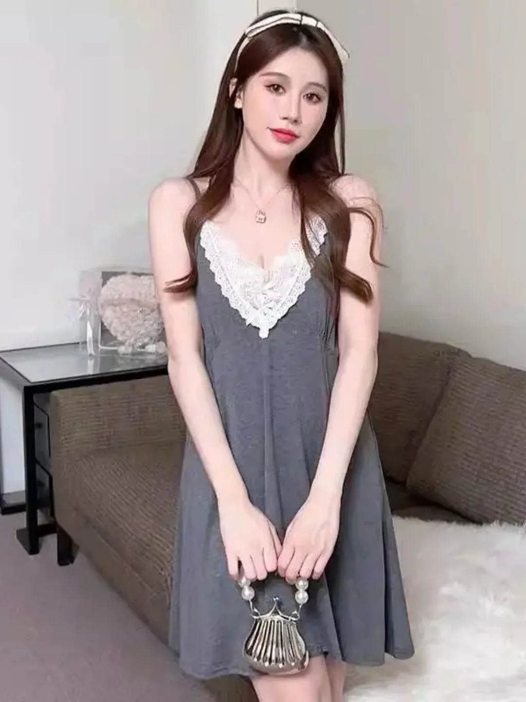 Summer Lace Splice V-Neck Sleeveless Oversized Home Clothes Sleepwear for Women Comfortable Breathable Loose Fit Short Dress
Summer Lace Splice V-Neck Sleeveless Oversized Home Clothes Sleepwear for Women Comfortable Breathable Loose Fit Short Dress