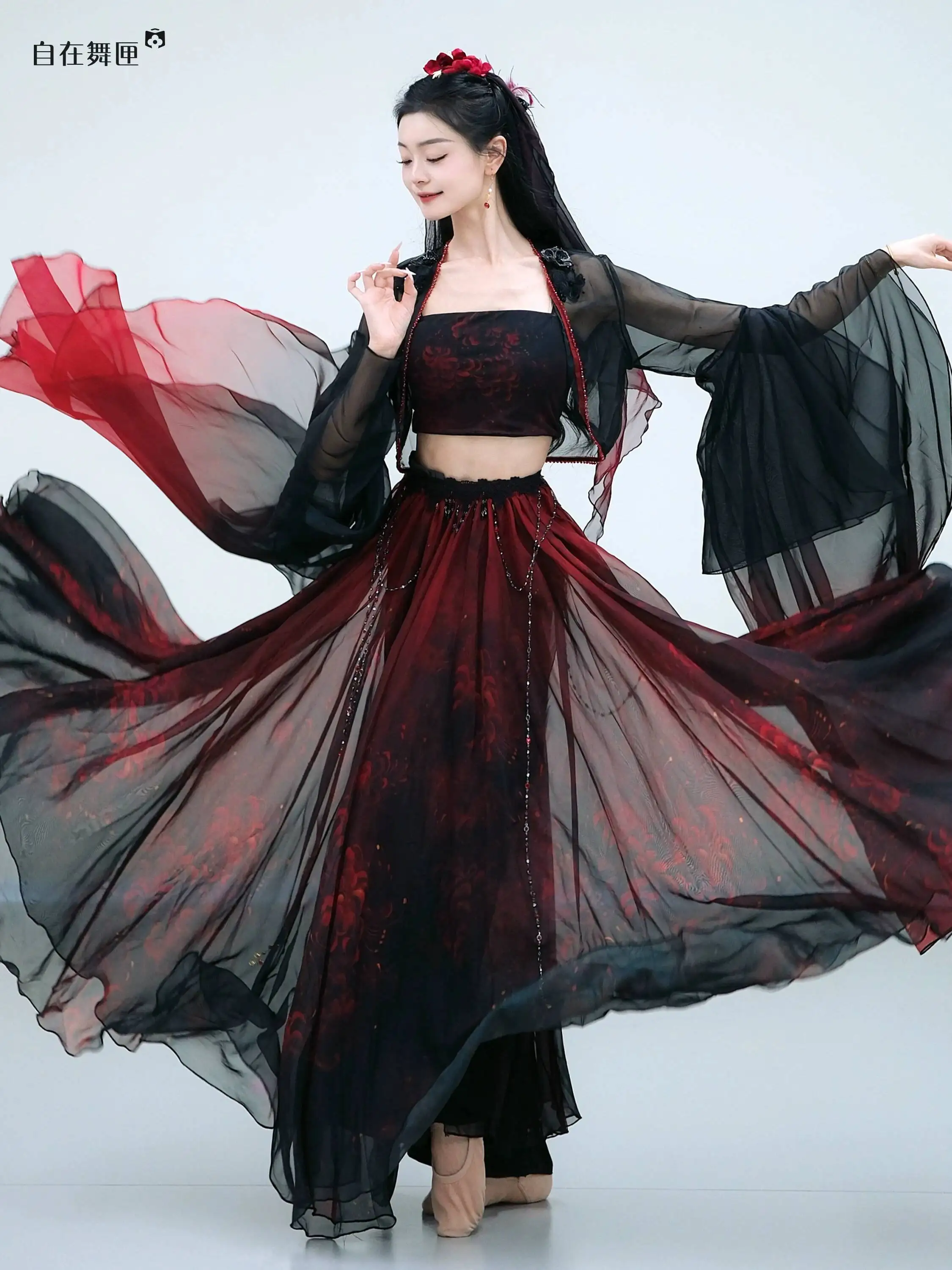 New Classical Dance Performance Costume Women Ancient Style Black Red Flared Skirt Flowing Fairy Dress National Air Hanfu Women
New Classical Dance Performance Costume Women Ancient Style Black Red Flared Skirt Flowing Fairy Dress National Air Hanfu Women