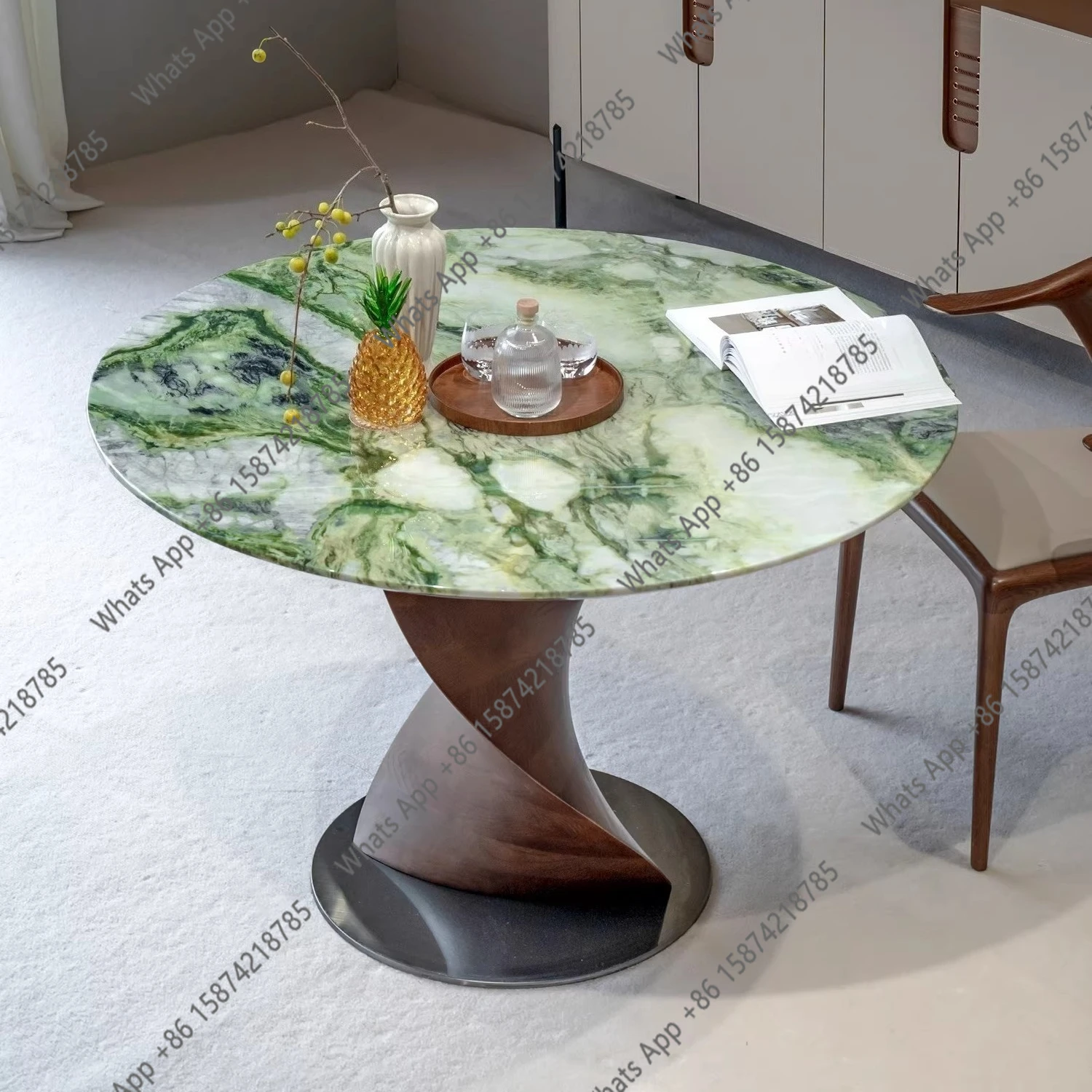 Natural glacier green luxury stone dining table New Chinese natural jadeite green marble round table
Natural glacier green luxury stone dining table New Chinese natural jadeite green marble round table