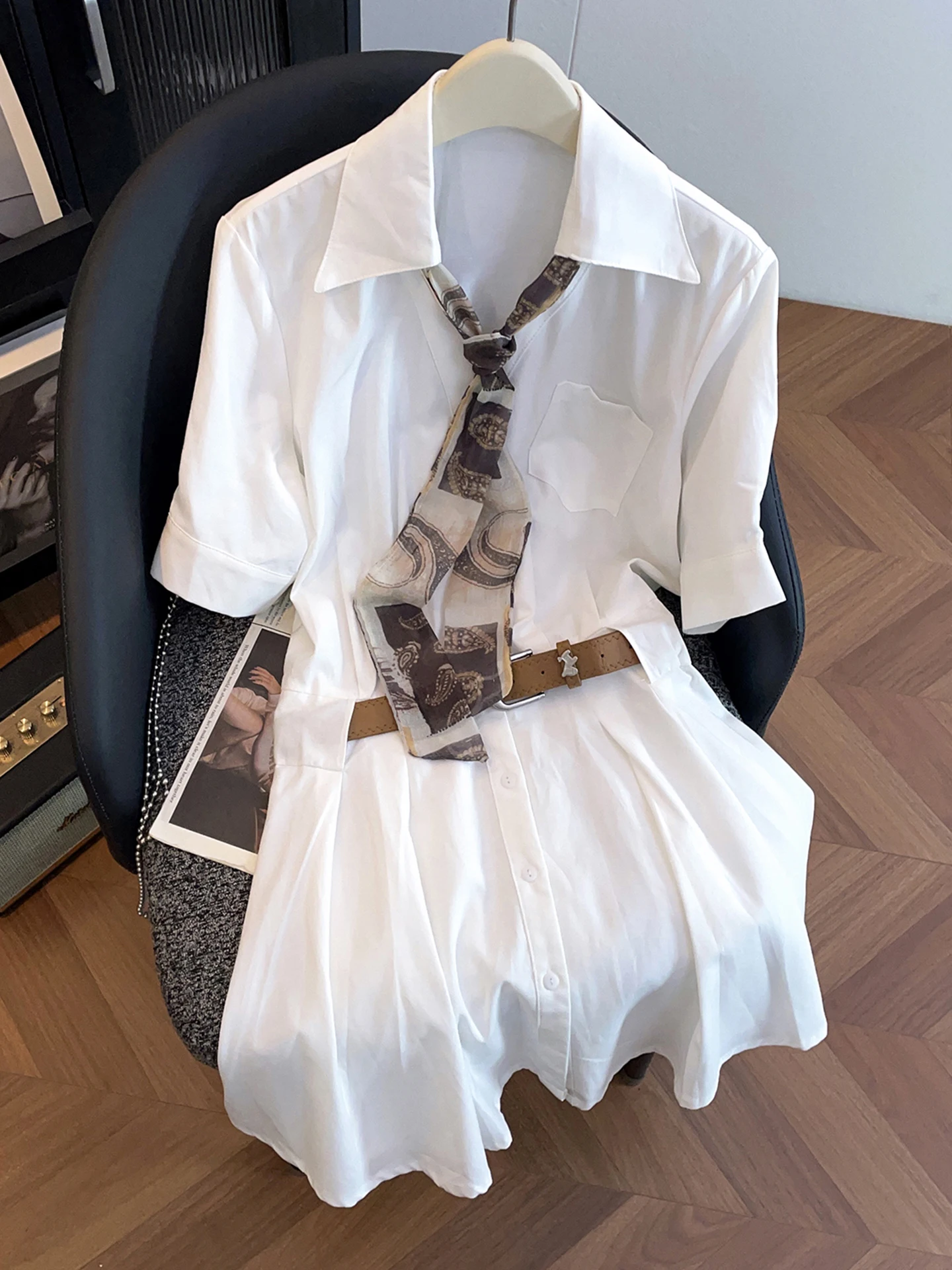 High-End Women's Shirt Dress with Pleated Skirt High Waist Silk Scarf Belt Turn-down Collar Spring Summer Design Sensation
High-End Women's Shirt Dress with Pleated Skirt High Waist Silk Scarf Belt Turn-down Collar Spring Summer Design Sensation