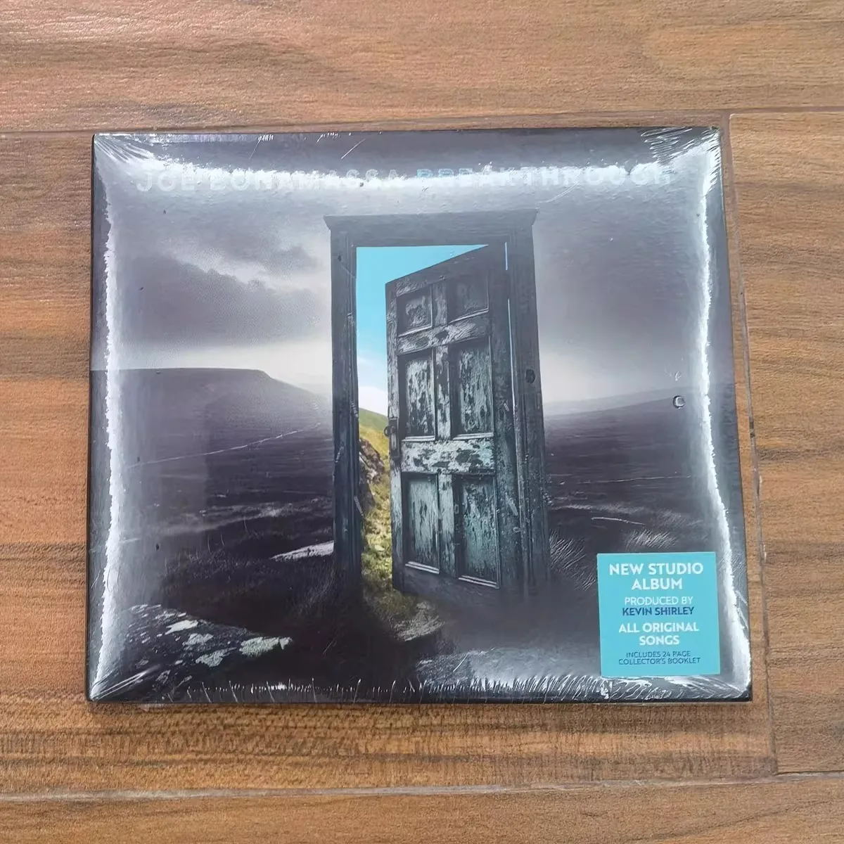 Joe Bonamassa Breakthrough CD Blues Rock Guitar Masterful Solos Powerful Vocals Classic Blues Rock Album for Rock Collectors
Joe Bonamassa Breakthrough CD Blues Rock Guitar Masterful Solos Powerful Vocals Classic Blues Rock Album for Rock Collectors