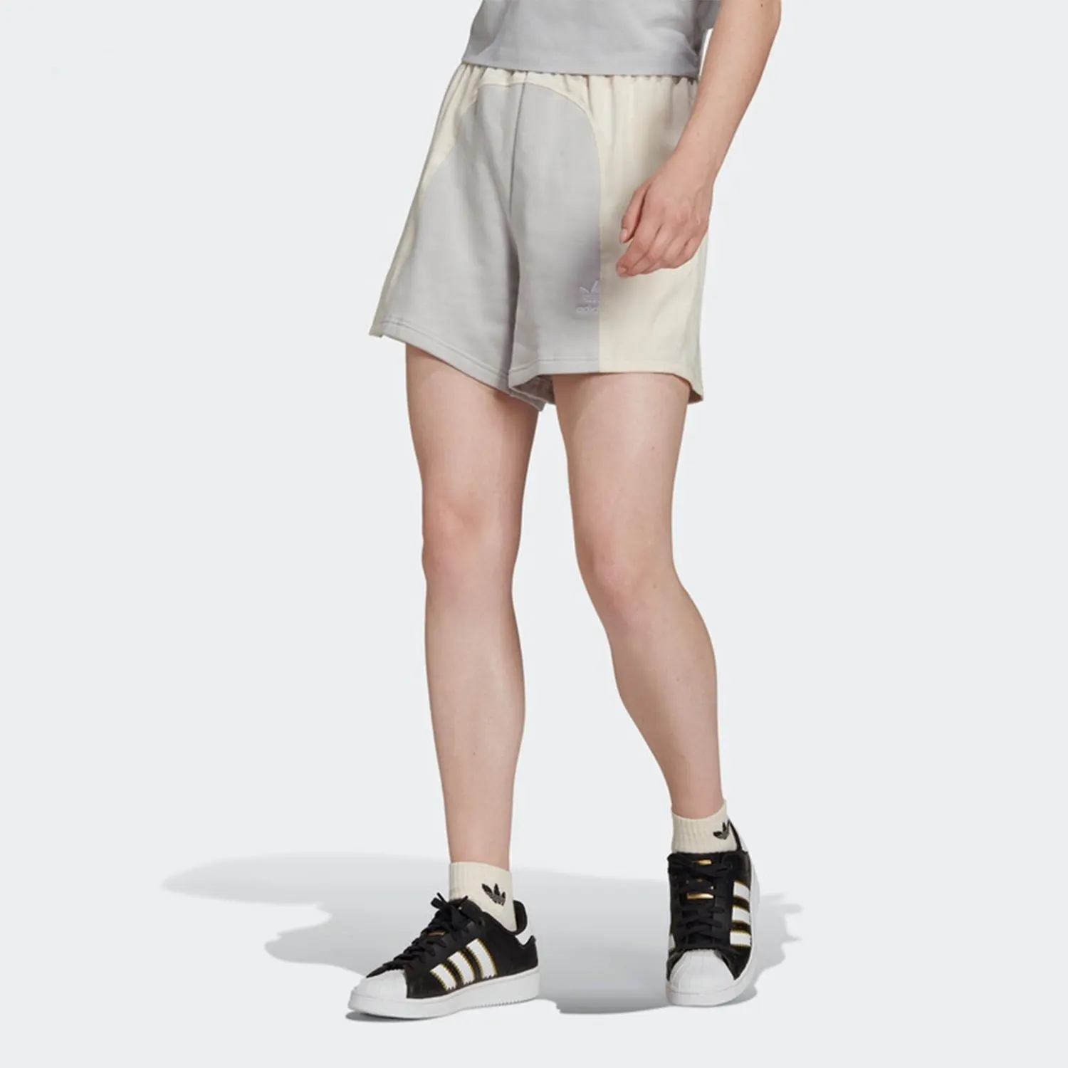 Adidas genuine season new clover patchwork women's sports shorts HC7038
Adidas genuine season new clover patchwork women's sports shorts HC7038