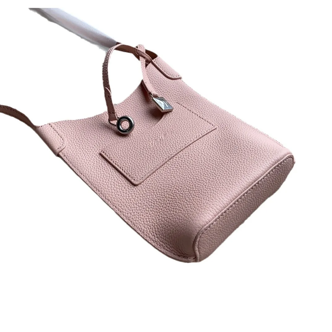 2024 summer new niche design retro bucket bag Single shoulder crossbody portable phone bag
2024 summer new niche design retro bucket bag Single shoulder crossbody portable phone bag