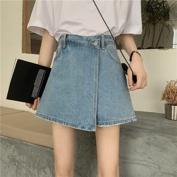 High Waist A-Line Wide Leg Jeans Skirt Women's Summer Fashion plus Size Versatile Short Pants Student Casual Denim Skirt
High Waist A-Line Wide Leg Jeans Skirt Women's Summer Fashion plus Size Versatile Short Pants Student Casual Denim Skirt