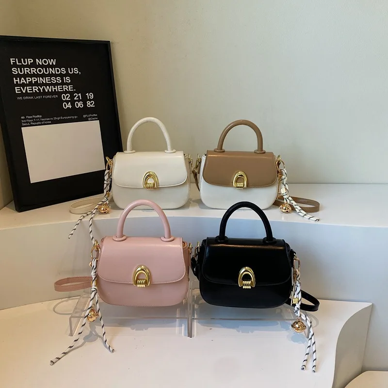2025 Spring And Summer New Temperament Saddle Bag Niche Design Senior Sense Handbag Fashion Versatile Crossbody Bag
2025 Spring And Summer New Temperament Saddle Bag Niche Design Senior Sense Handbag Fashion Versatile Crossbody Bag