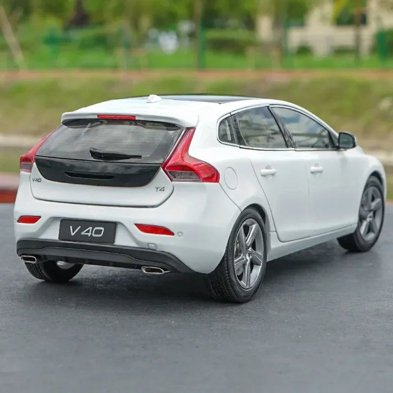 1:18 Diecast Model For Volvo V40 2016 White Brown SUV Alloy Toy Car Miniature Collection Gifts Collection
1:18 Diecast Model For Volvo V40 2016 White Brown SUV Alloy Toy Car Miniature Collection Gifts Collection