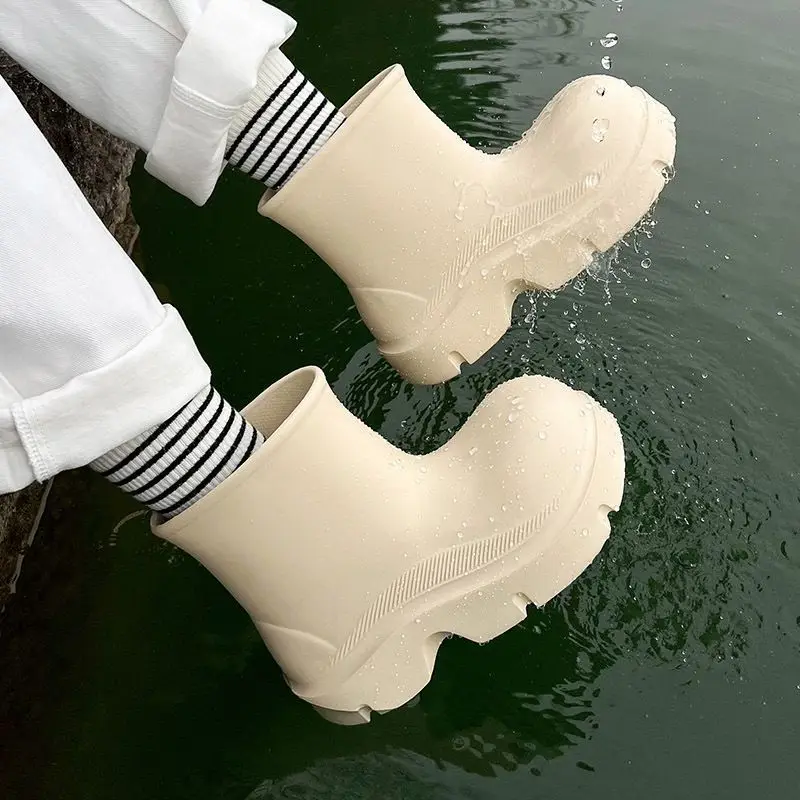The New 2026 Fashion Trend Rain Boots Are Outdoor Thick-soled Short-top Adult Height-increasing Rain Boots That Are Waterproof
The New 2026 Fashion Trend Rain Boots Are Outdoor Thick-soled Short-top Adult Height-increasing Rain Boots That Are Waterproof