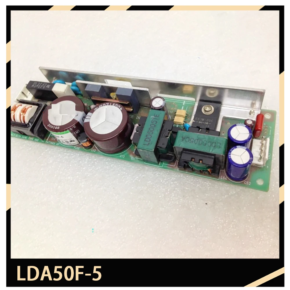 LDA50F-5 для COSEL оригинальная плата импульсного источника питания для разборки 5 В/10 А
LDA50F-5 для COSEL оригинальная плата импульсного источника питания для разборки 5 В/10 А