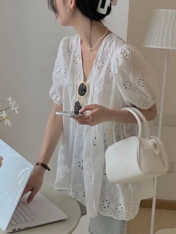 Chic Lace Hollow out Bubble Sleeve V Neck Short Sleeve Shirt Women Summer New Design Sensation Small Audience Fairy Top
Chic Lace Hollow out Bubble Sleeve V Neck Short Sleeve Shirt Women Summer New Design Sensation Small Audience Fairy Top