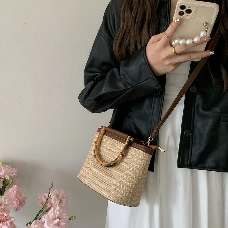 Summer Vacation New Women's Straw Bucket Bag Lady High Quality Versatile Handbag Female Niche Luxury Designers Crossbody Bag
Summer Vacation New Women's Straw Bucket Bag Lady High Quality Versatile Handbag Female Niche Luxury Designers Crossbody Bag
