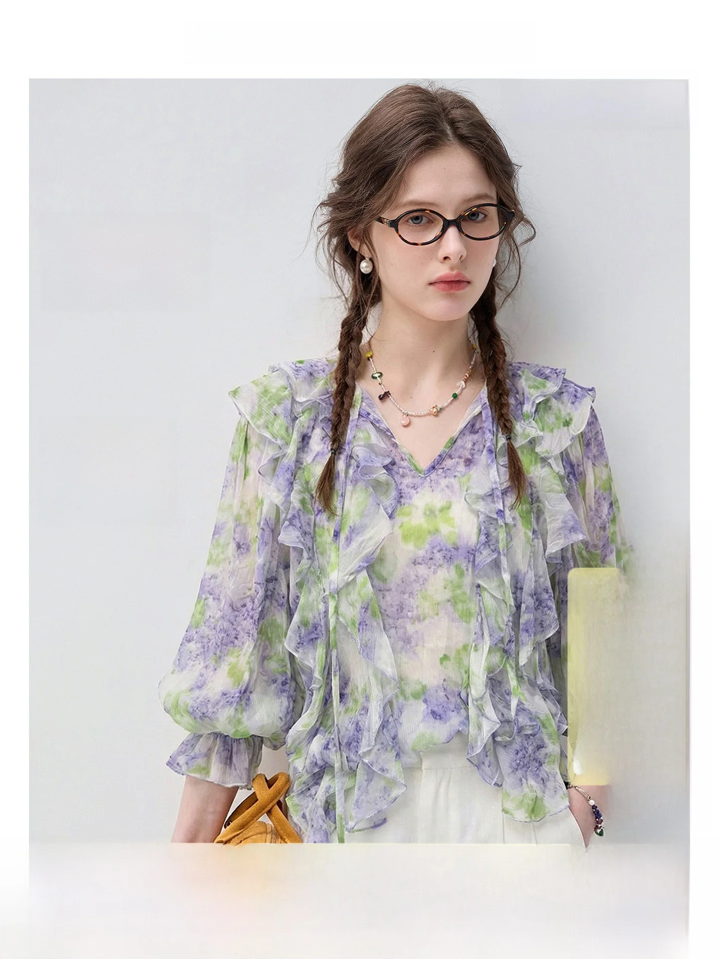 Vega Chang Purple Wisteria Floral Print Chiffon Shirt Bell Sleeve Casual Loose Fit Women's Top Breathable Thin Spring Summer
Vega Chang Purple Wisteria Floral Print Chiffon Shirt Bell Sleeve Casual Loose Fit Women's Top Breathable Thin Spring Summer