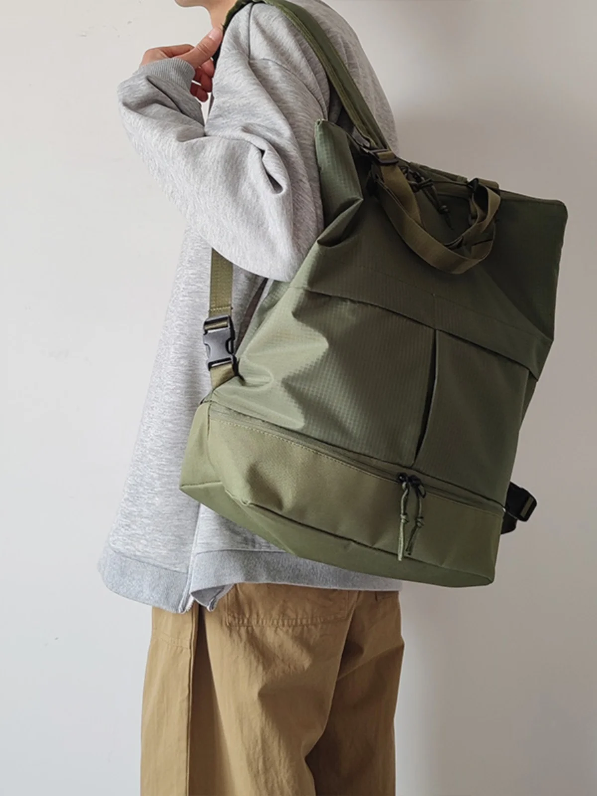 Backpack Men/Women Backpack Korean Version Large Capacity Student Backpack Single Shoulder Handle Multi-purpose Nylon Travel Bag
Backpack Men/Women Backpack Korean Version Large Capacity Student Backpack Single Shoulder Handle Multi-purpose Nylon Travel Bag