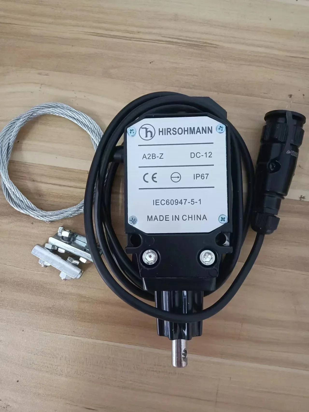 XCMG-Kranzubehör 8 、 12, 16 、 20 Tonnen 25k50k Höhen-Endschalterblock Hohe Qualität
XCMG-Kranzubehör 8 、 12, 16 、 20 Tonnen 25k50k Höhen-Endschalterblock Hohe Qualität