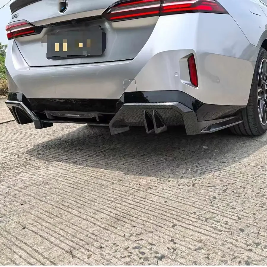 For BMW 5 Series G60 G68 Carbon Fiber Diffuser Back lip Car Rear Bumper Diffuser Rear Splitters Spoiler Back lip body kit
For BMW 5 Series G60 G68 Carbon Fiber Diffuser Back lip Car Rear Bumper Diffuser Rear Splitters Spoiler Back lip body kit