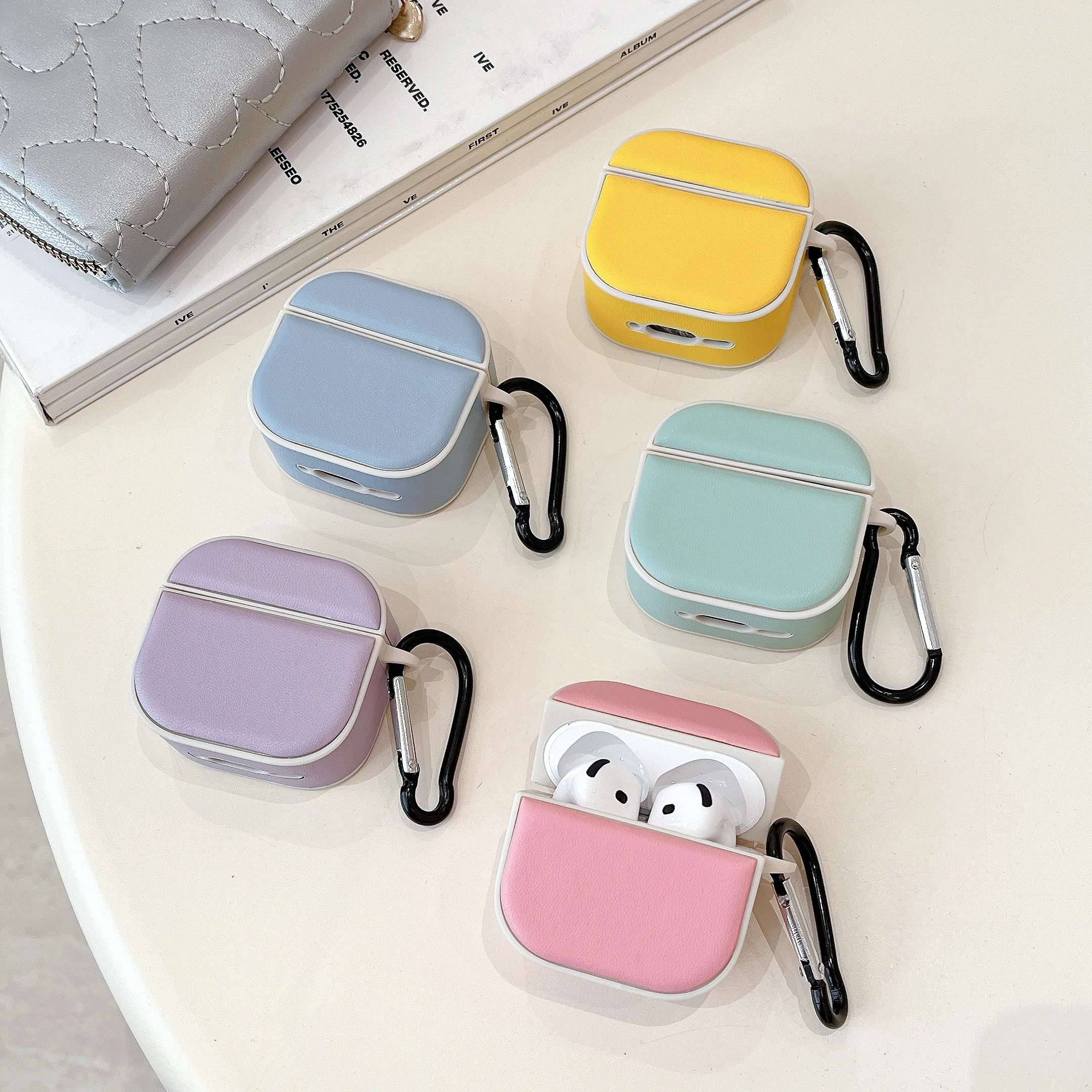 Colorful Pu Leather Key Chain Hard Pc Earphone Shockproof Cover Case for AirPods 4 4 1 2 Pro 3 (2021) Pro 2 4 Earpods Earbuds
Colorful Pu Leather Key Chain Hard Pc Earphone Shockproof Cover Case for AirPods 4 4 1 2 Pro 3 (2021) Pro 2 4 Earpods Earbuds