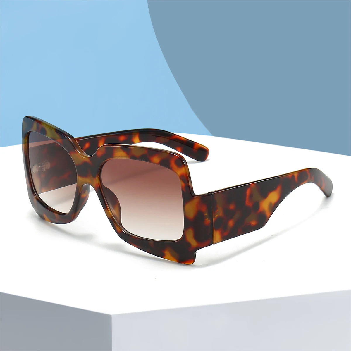 Irregular Large Wide Frame Sunglasses Square Vintage Fashion Eyewear Colorful Designer Trendy Glasses For Women Men gafas de sol
Irregular Large Wide Frame Sunglasses Square Vintage Fashion Eyewear Colorful Designer Trendy Glasses For Women Men gafas de sol