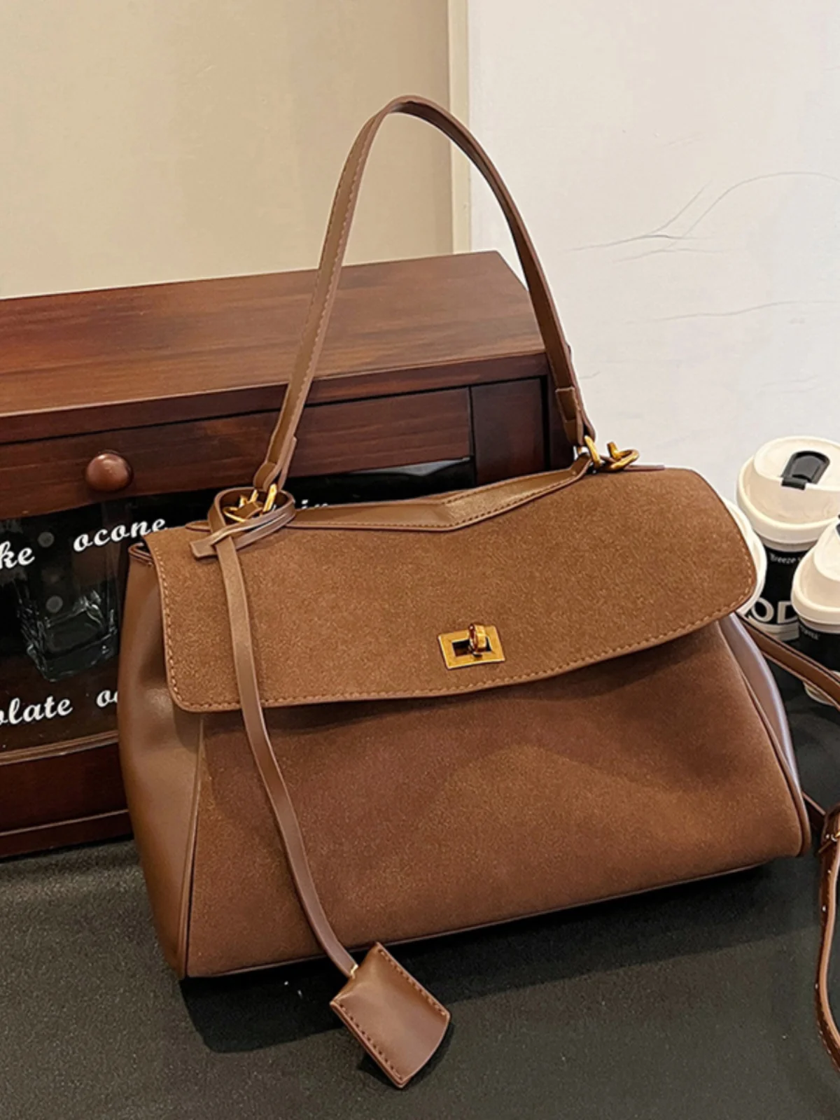 Faionable Handbag Women's Commuter Bag Large Capaci Single oulder Crossbody Bag Trendy Handbag Casual Tote Bag
Faionable Handbag Women's Commuter Bag Large Capaci Single oulder Crossbody Bag Trendy Handbag Casual Tote Bag