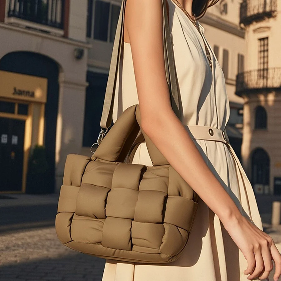 Fashion Women Cross Design Tote Bag Lightweight Winter Warm Down Cotton Padded Plaid Shoulder Bag Underarm Bags Puffy Handbags
Fashion Women Cross Design Tote Bag Lightweight Winter Warm Down Cotton Padded Plaid Shoulder Bag Underarm Bags Puffy Handbags