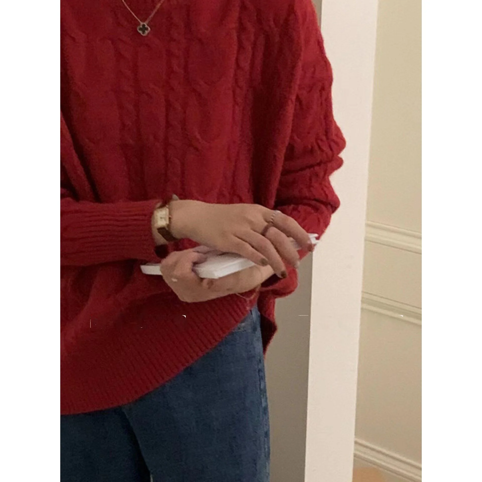 Ladies' round Ne Loose Knitted Sweater Color ing Spirit Color Series Twist White Elegance Pure Color Knitwear
Ladies' round Ne Loose Knitted Sweater Color ing Spirit Color Series Twist White Elegance Pure Color Knitwear