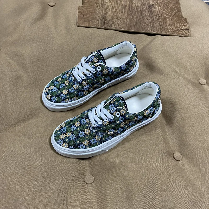 Summer Green Floral Large Size Shoes for Men, Fashionable Casual Shoes, Breathable Casual Trendy Shoes, Versatile Sneakers for Commuting
Summer Green Floral Large Size Shoes for Men, Fashionable Casual Shoes, Breathable Casual Trendy Shoes, Versatile Sneakers for Commuting