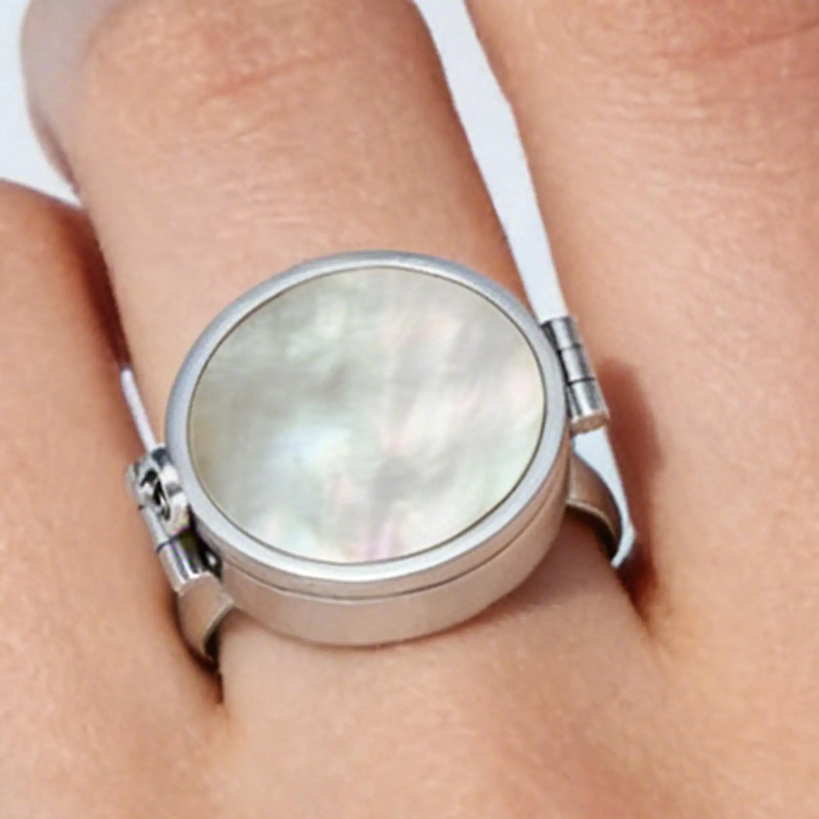 Multi Functional Lip Balm Finger Ring Mini Locket Storage Travel Essential for Women Girls Teens Gift Christmas Lip Balm Ring
Multi Functional Lip Balm Finger Ring Mini Locket Storage Travel Essential for Women Girls Teens Gift Christmas Lip Balm Ring