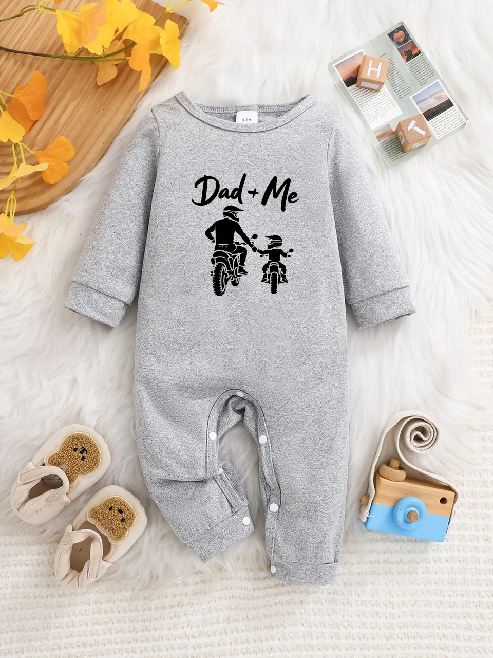 This baby long-sleeve onesie features playful prints and button closure. It is washable, easy to maintain and a practical must-h
This baby long-sleeve onesie features playful prints and button closure. It is washable, easy to maintain and a practical must-h