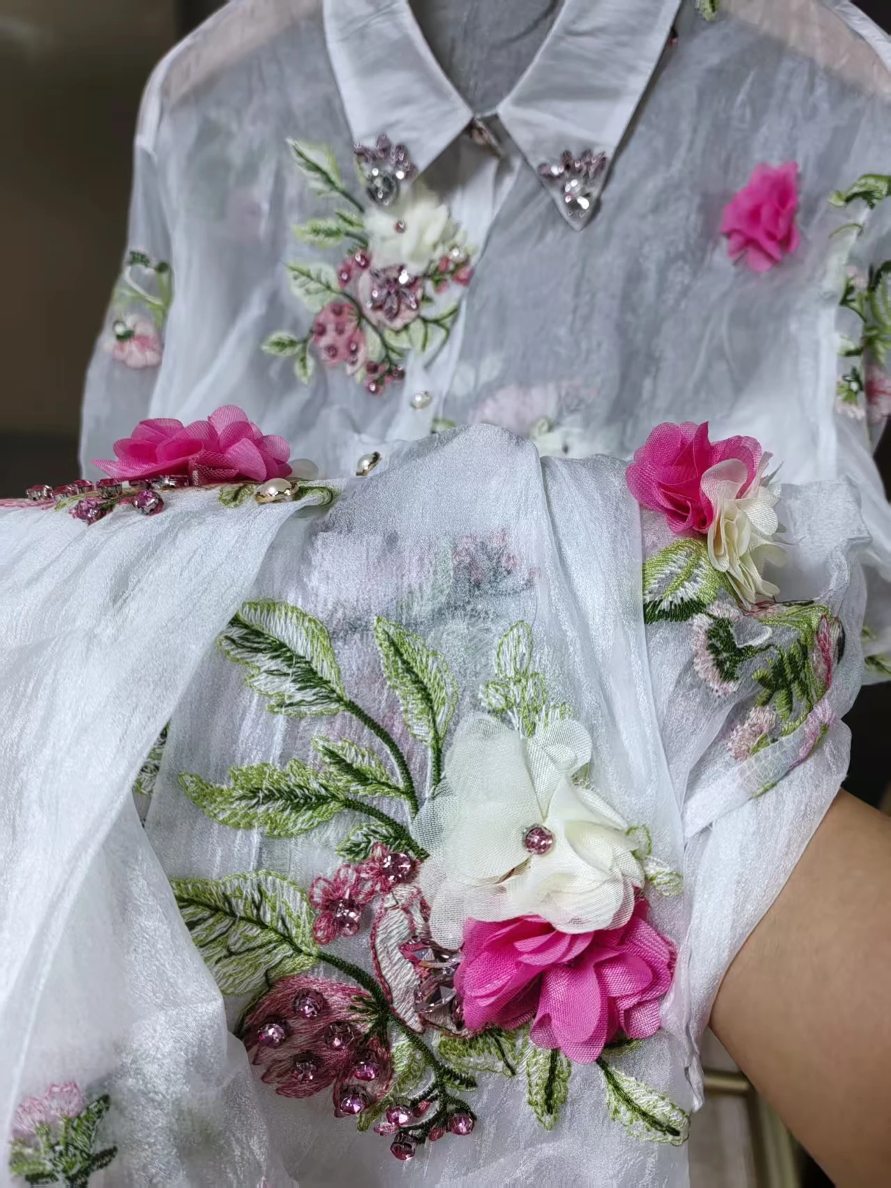 Luxury Flowers Embroidery Diamonds Stitch Sunscreen Shirts Blouses For Women's 2025 Spring Summer Sexy Thin Top
Luxury Flowers Embroidery Diamonds Stitch Sunscreen Shirts Blouses For Women's 2025 Spring Summer Sexy Thin Top
