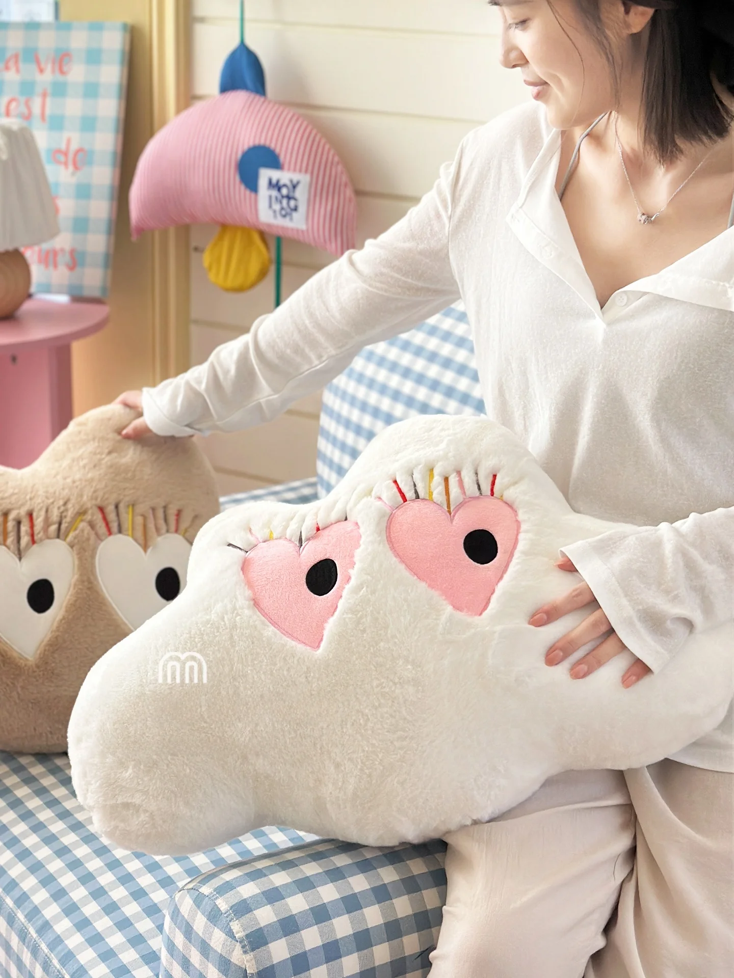 Adorable Eyelash Cloud Pillow Fluffy Backrest Tatami Student Dormitory Bed Headboard Cute Style 7D Cotton Core Non-Washable
Adorable Eyelash Cloud Pillow Fluffy Backrest Tatami Student Dormitory Bed Headboard Cute Style 7D Cotton Core Non-Washable