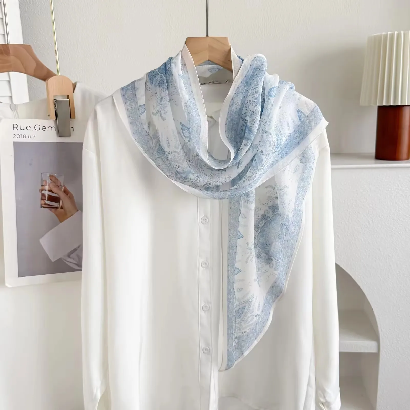 100% Real Silk Scarf Women New Bandana Scarves Wrap Kerchief elegant Spring Fashion Luxury High Quality Hijab apaszka bufanda
100% Real Silk Scarf Women New Bandana Scarves Wrap Kerchief elegant Spring Fashion Luxury High Quality Hijab apaszka bufanda