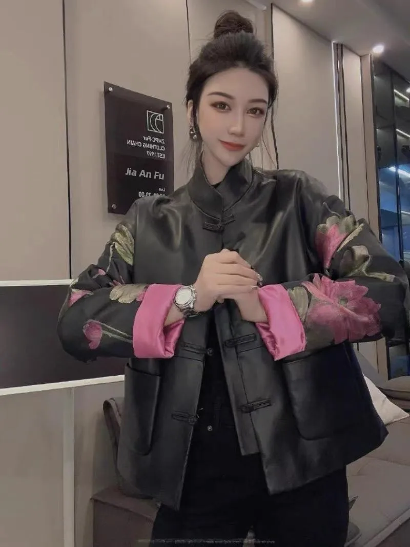 Spring New Style Short Genuine Sheepskin Embroidered Flower Jacket Women's Retro Button up Leather Top Coat
Spring New Style Short Genuine Sheepskin Embroidered Flower Jacket Women's Retro Button up Leather Top Coat