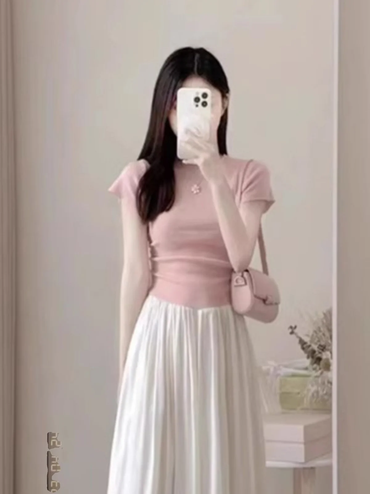 Summer New Style Small Size Salt System Pink Short Sleeve T-Shirt Women's Ice Silk Knitted Thin Slimming Short Length Top
Summer New Style Small Size Salt System Pink Short Sleeve T-Shirt Women's Ice Silk Knitted Thin Slimming Short Length Top